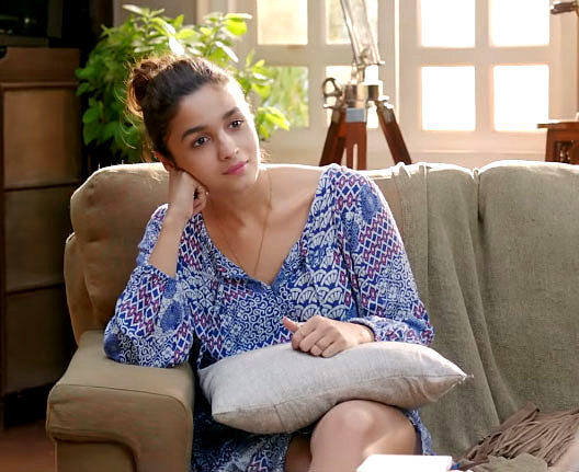 alia bhatt maxi dress dear zindagi Dear Zindagi, I'm Learning to Love You Slowly