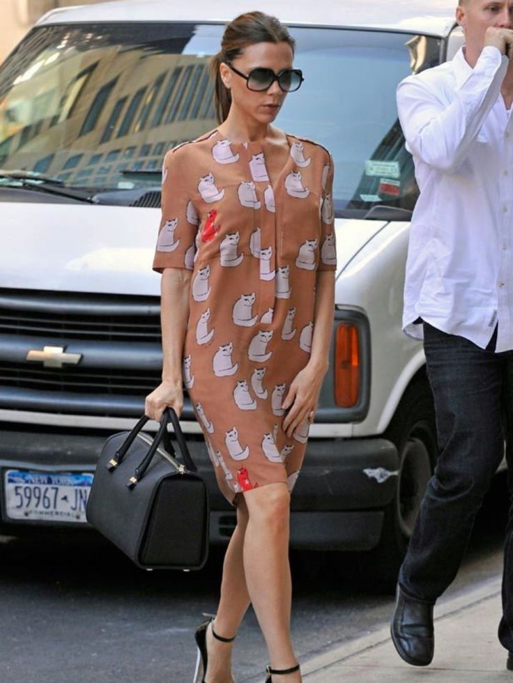 980x1306-fbd57f41-29f8-11e6-bf11-c5a4e98a3330-assets-elleuk-com-gallery-16537-1317302806-victoria-beckham-jpg